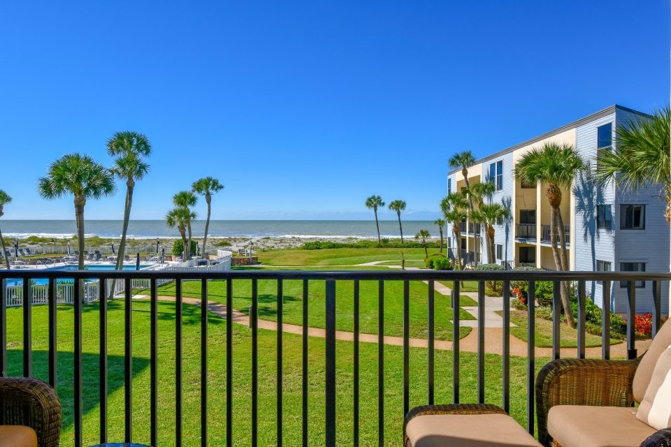 MacArthur Beach & Racquet Club